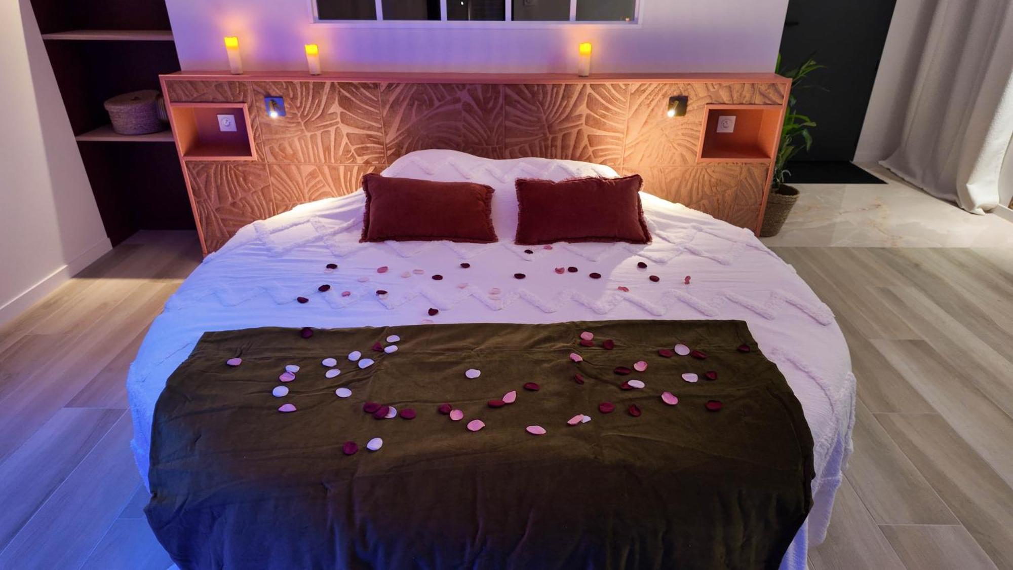 Les Suites Du Payre - Suite Romance Saint-Hilaire-de-Talmont ภายนอก รูปภาพ