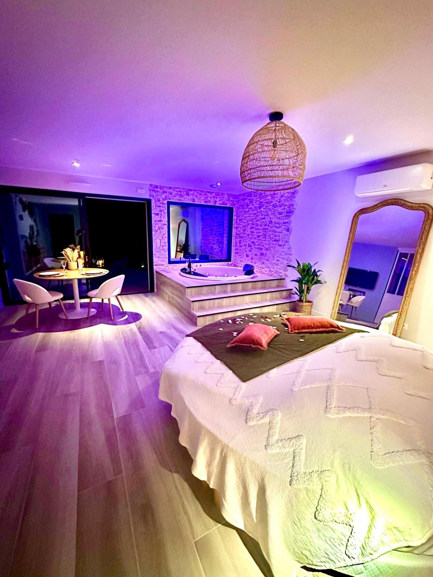 Les Suites Du Payre - Suite Romance Saint-Hilaire-de-Talmont ภายนอก รูปภาพ