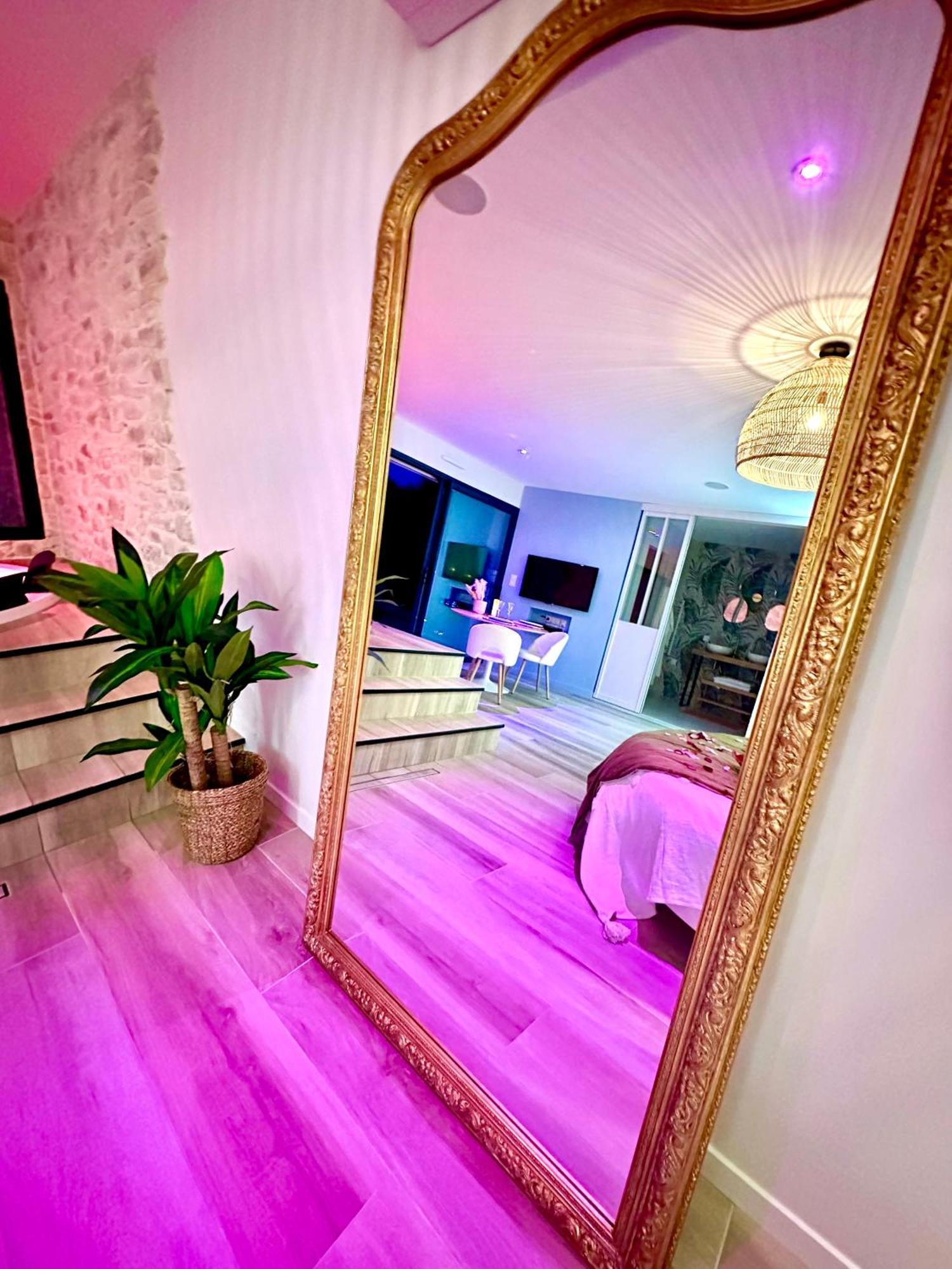 Les Suites Du Payre - Suite Romance Saint-Hilaire-de-Talmont ภายนอก รูปภาพ