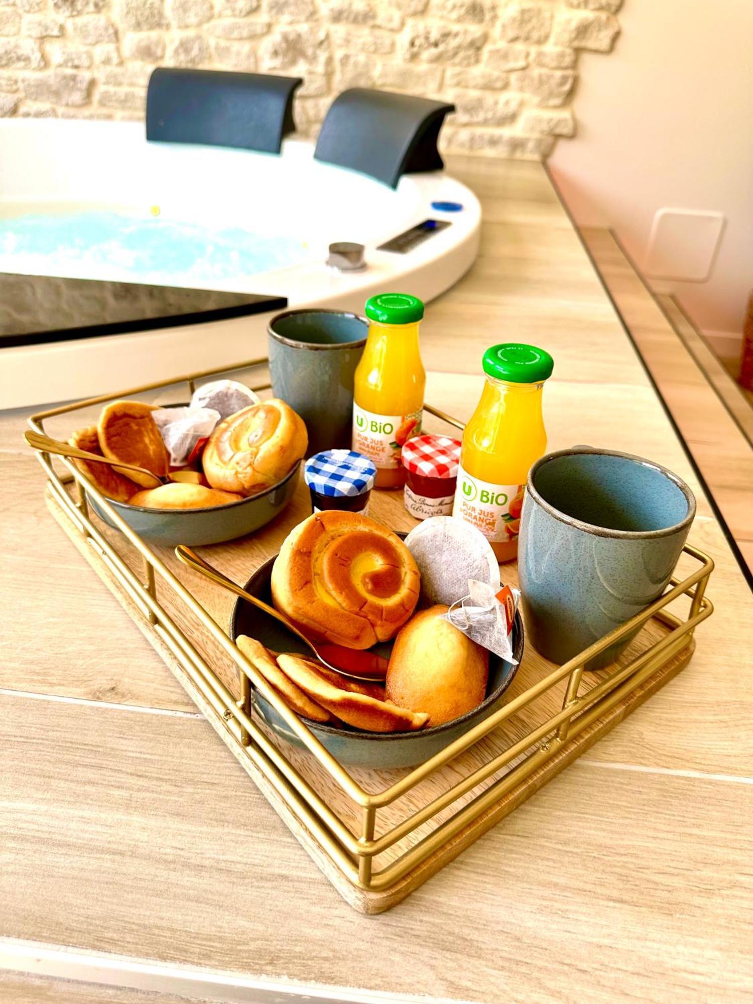Les Suites Du Payre - Suite Romance Saint-Hilaire-de-Talmont ภายนอก รูปภาพ
