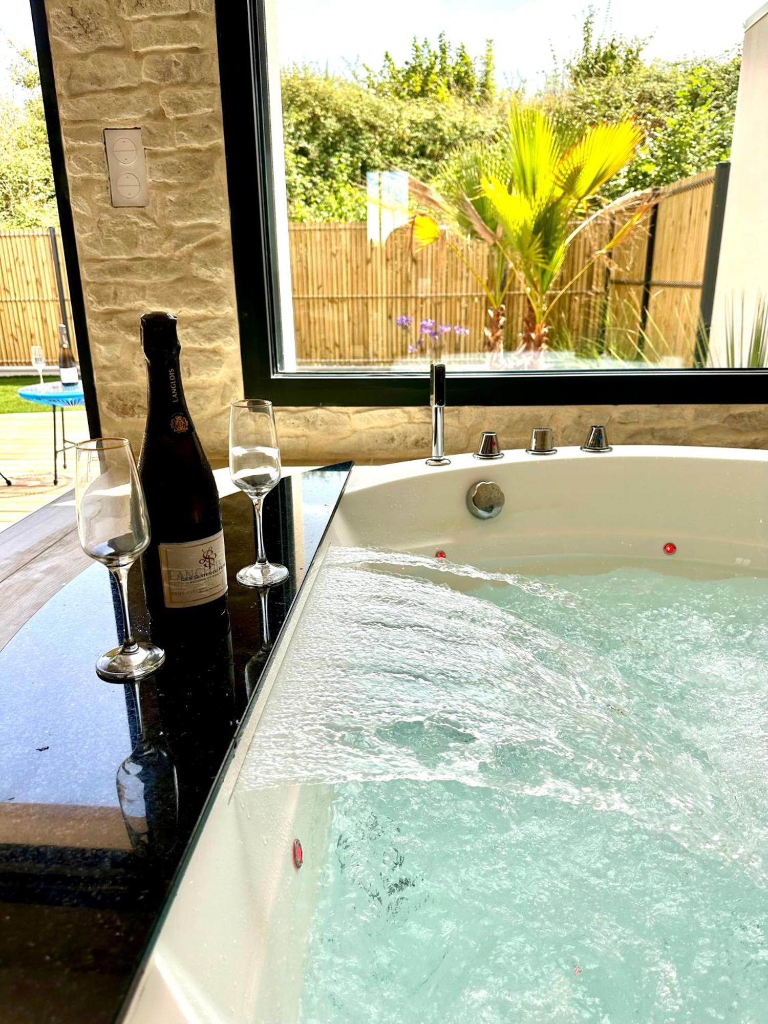 Les Suites Du Payre - Suite Romance Saint-Hilaire-de-Talmont ภายนอก รูปภาพ