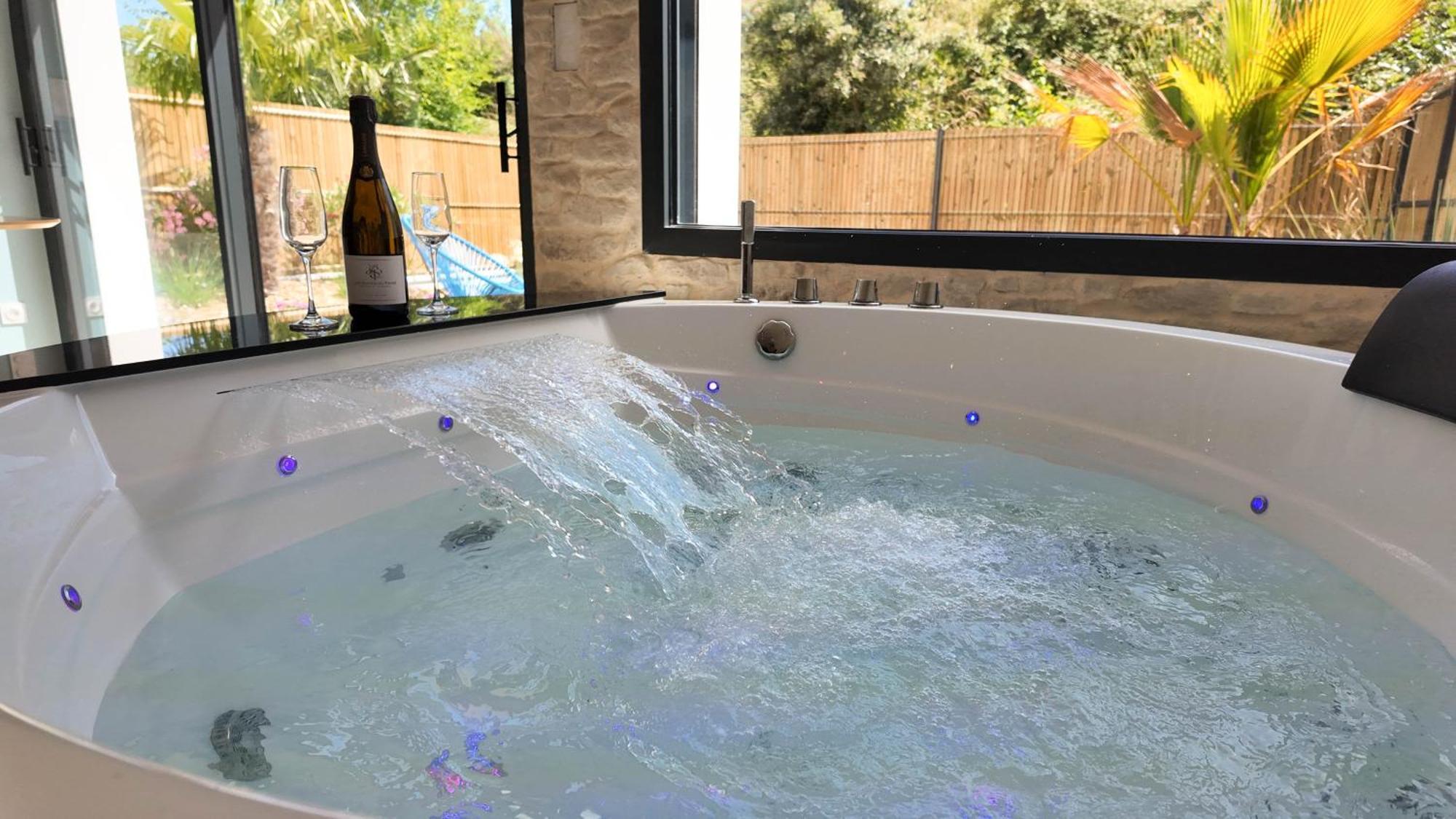 Les Suites Du Payre - Suite Romance Saint-Hilaire-de-Talmont ภายนอก รูปภาพ